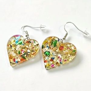 Multicolored confetti Gold heart acrylic earrings NWOT